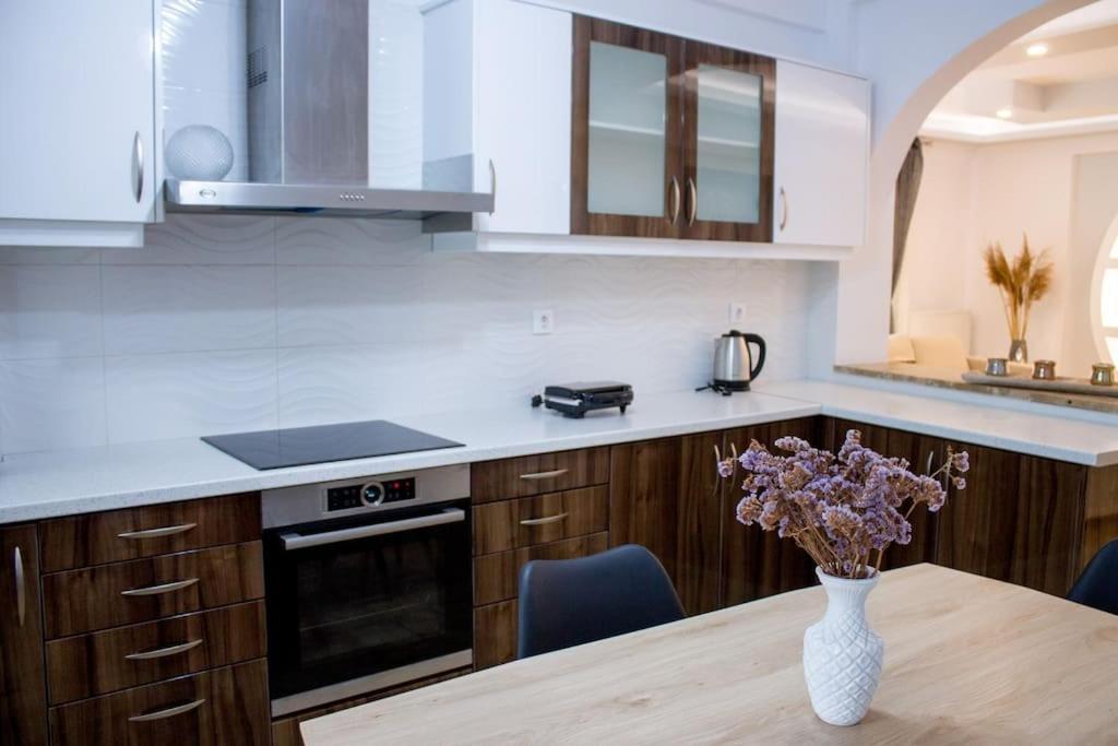 Spacious Apartment In The Heart Of Pythagorion エクステリア 写真