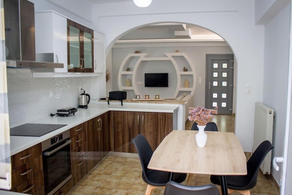 Spacious Apartment In The Heart Of Pythagorion エクステリア 写真